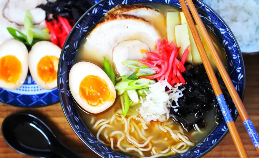 Ramen-Ei selber machen mit cremigem Eigelb