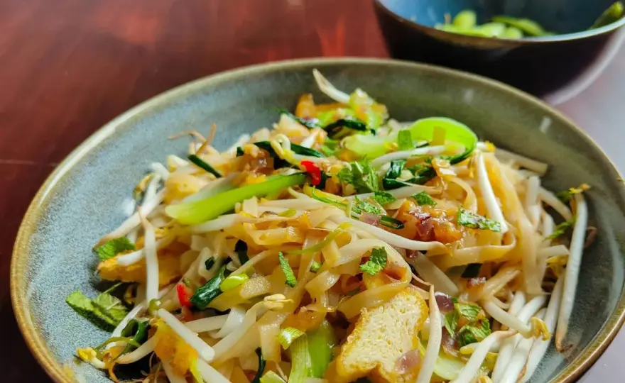 Pho xao richtig zubereiten - gebratene Reisnudeln mit Biss