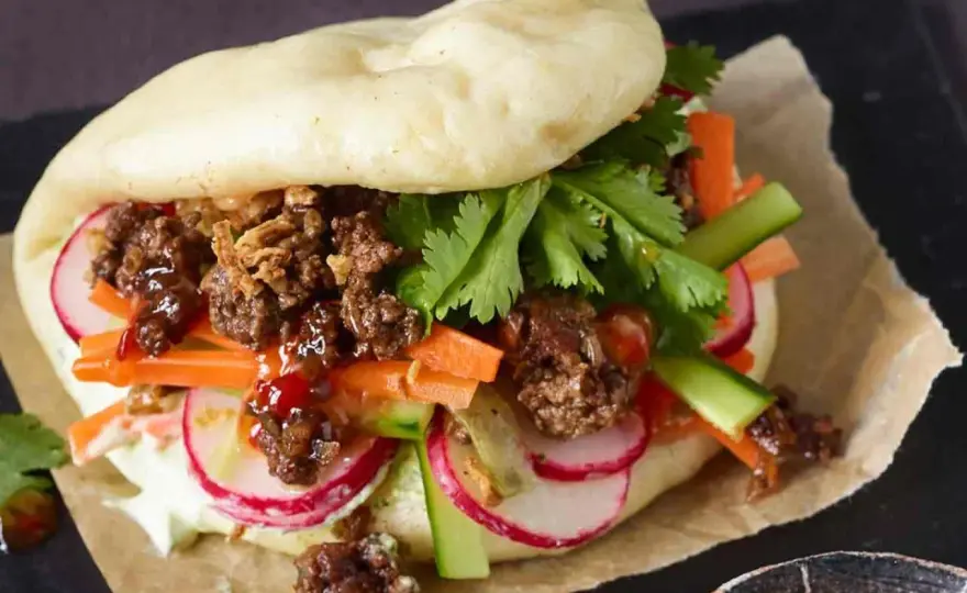 Bao-Burger selber machen mit saftiger Füllung