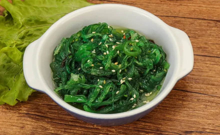 Seetang-Salat mit Wakame selber machen - einfach und würzig
