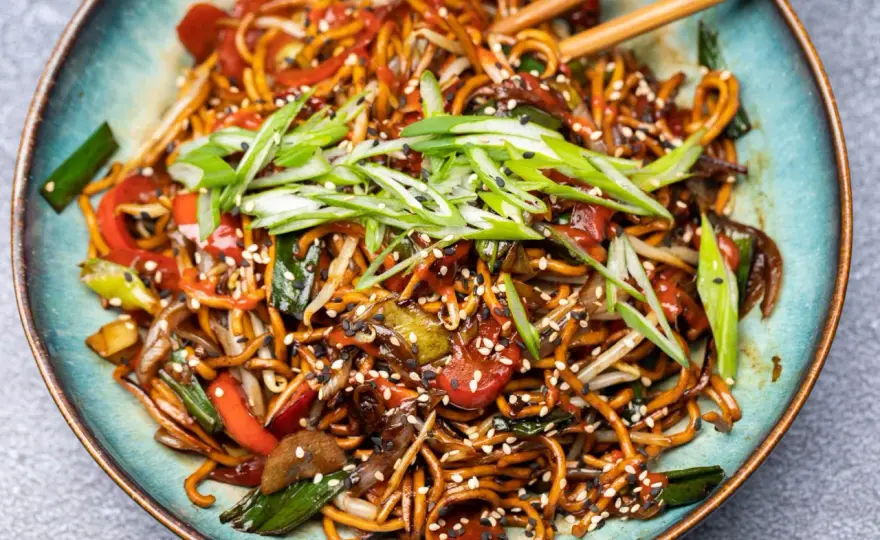 Gebratene Nudeln im Wok - so gelingen Chao mian