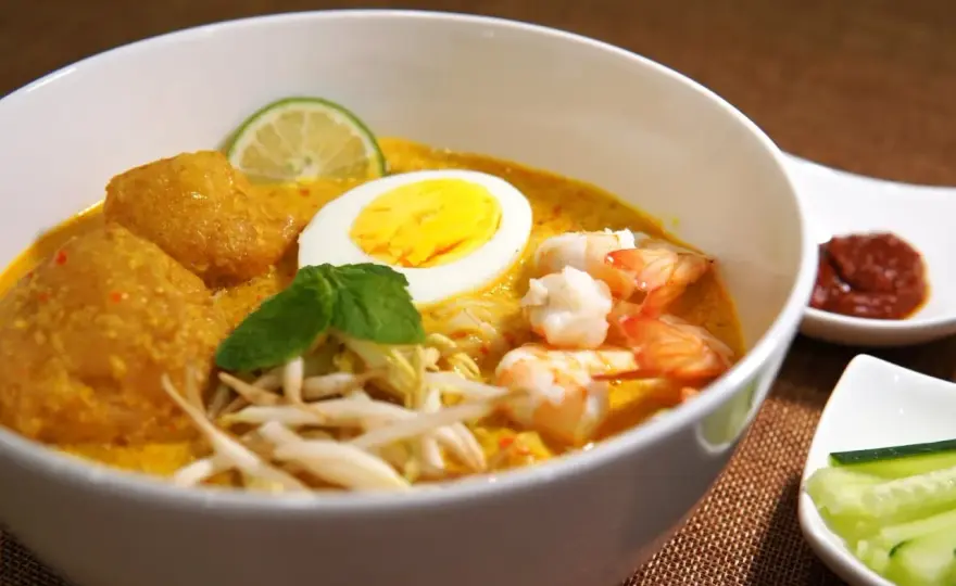 Laksa wie sie gelingt - cremige Curry-Laksa einfach kochen