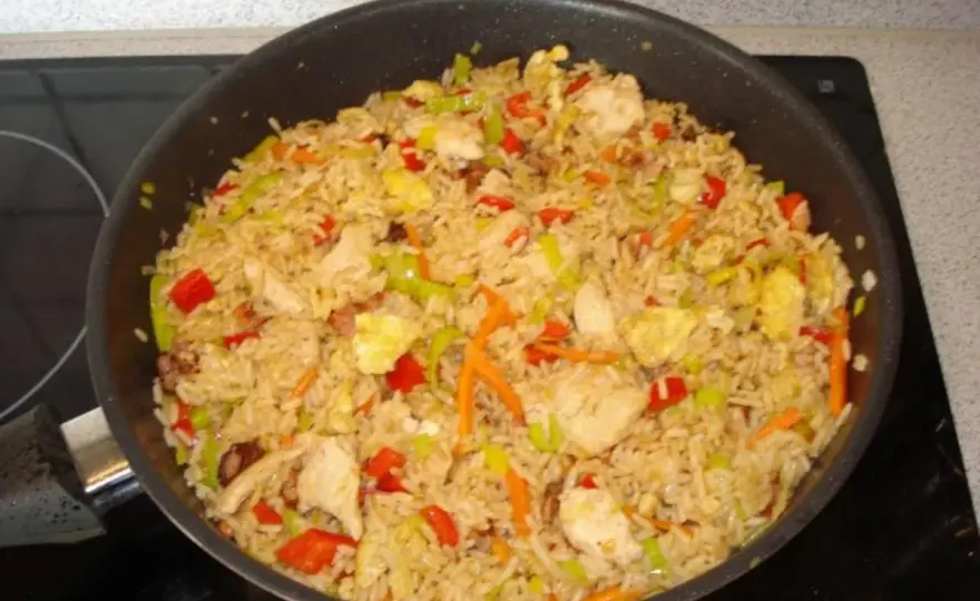 Was ist Nasi Goreng? Zutaten und Tipps für lockeren Reis