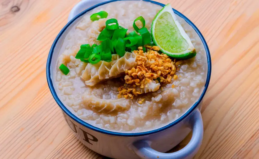 Reis-Congee richtig kochen für eine cremige Konsistenz