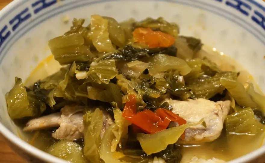 Canh Chua - vietnamesische Sauer-Suppe mit Tamarinde