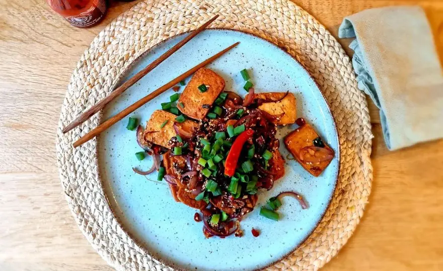 Tofu richtig zubereiten - Sorten, Saucen und Wok-Tipps