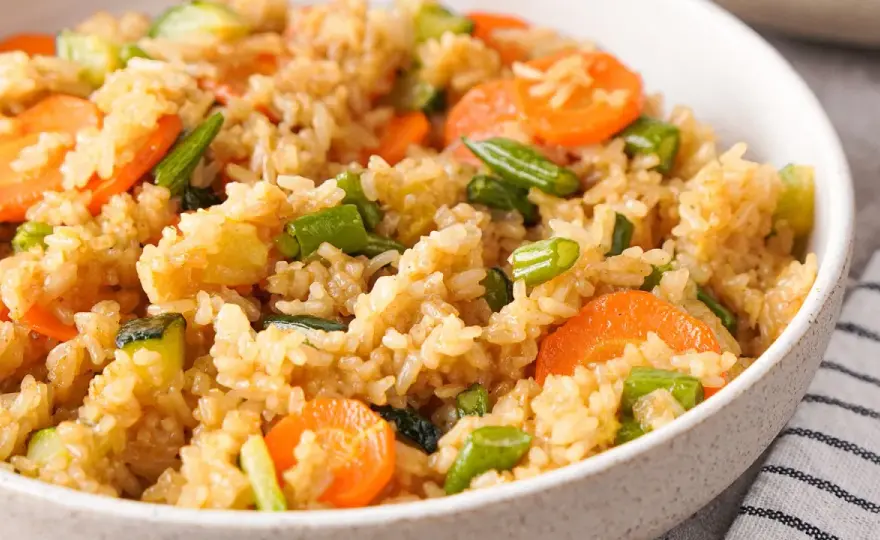 Reispflanze und Reis kochen - vom Feld in den Wok