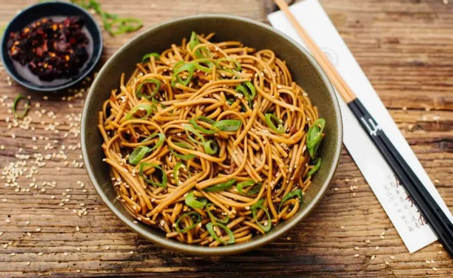 Soba-Nudeln richtig kochen - so bleiben sie locker und aromatisch