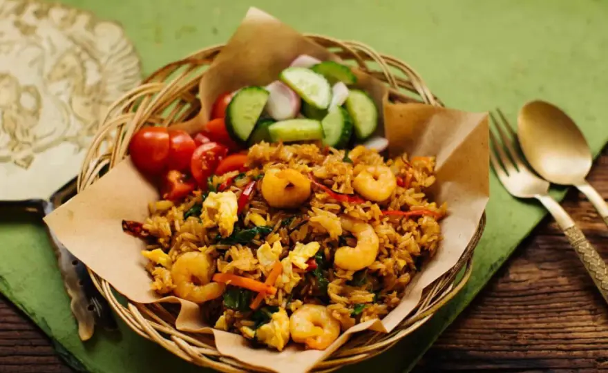 Nasi Goreng selber machen mit kaltem Reis und Kecap Manis